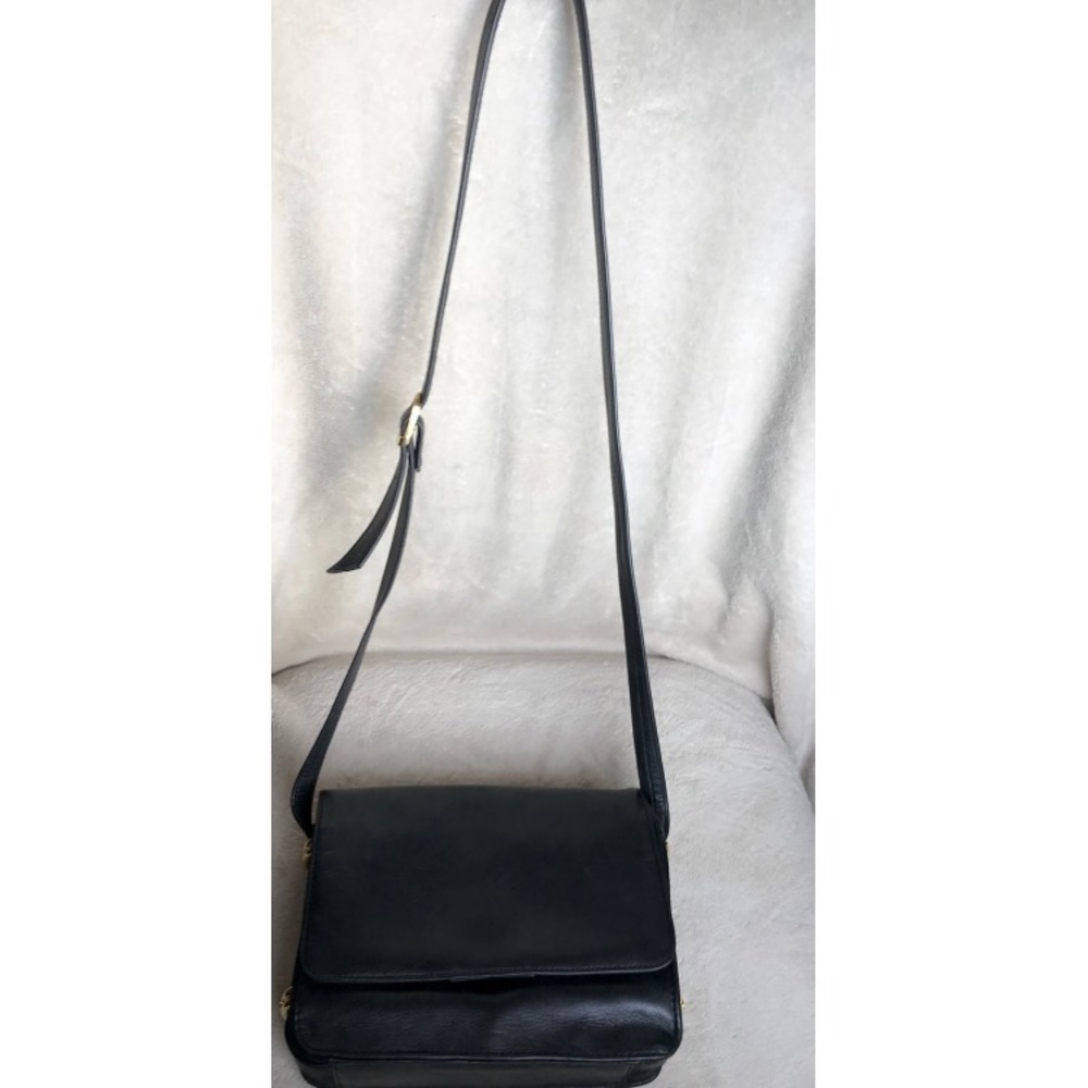 Black Leather Vintage Shoulder Bag - Picture 2 of 8